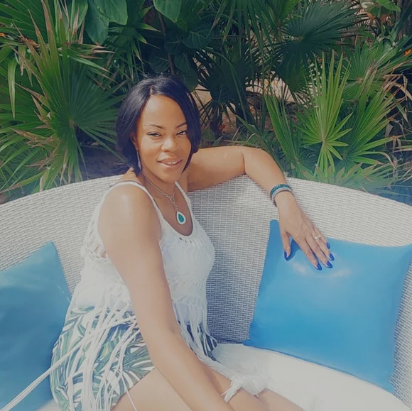 Welcome to my share show like and share to get notified when I go live. - Picture 4 of 4